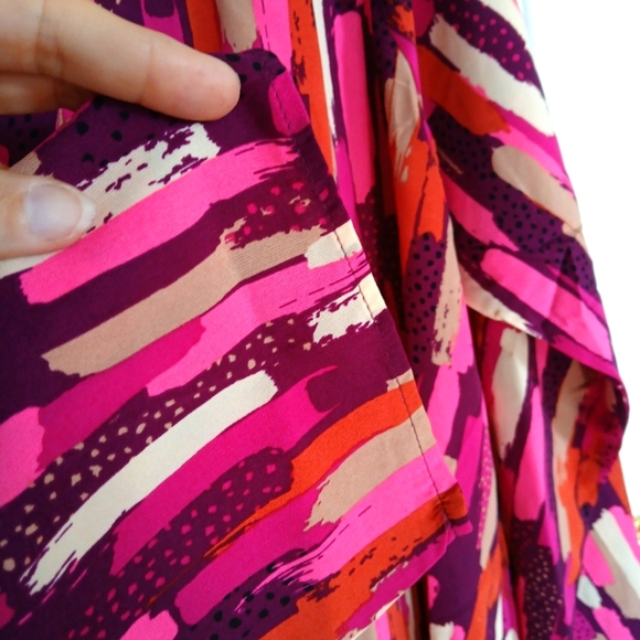 Emily Wonder Lightweight Flowy Purple Blouse 1XL V Neck Casual Boho Retro Career - Picture 6 of 7